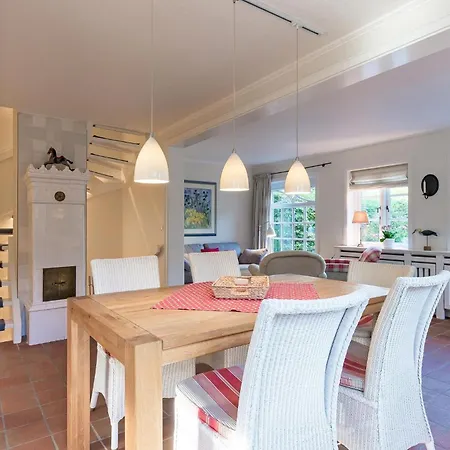 Holiday home Haus Josias A - Rechts Nieblum