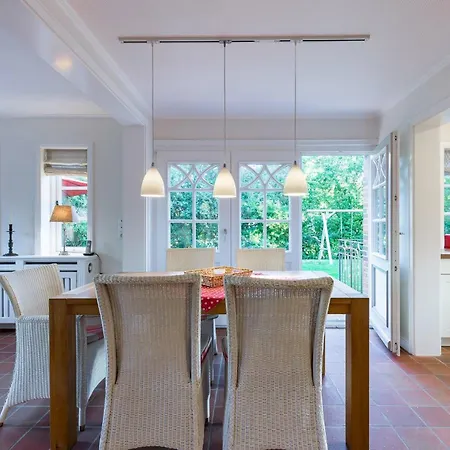 Holiday home Haus Josias A - Rechts Nieblum